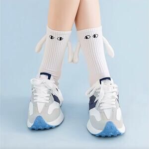 2 Pairs Magnetic Holding Hands Socks Funny Gift Unisex White NEW